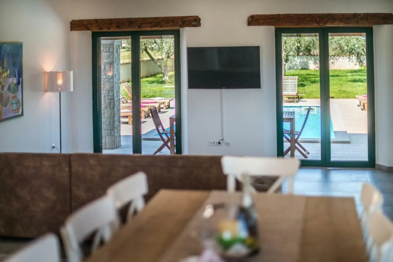 Villa Pomer With A Private Swimming Pool Near The Sea Croatia