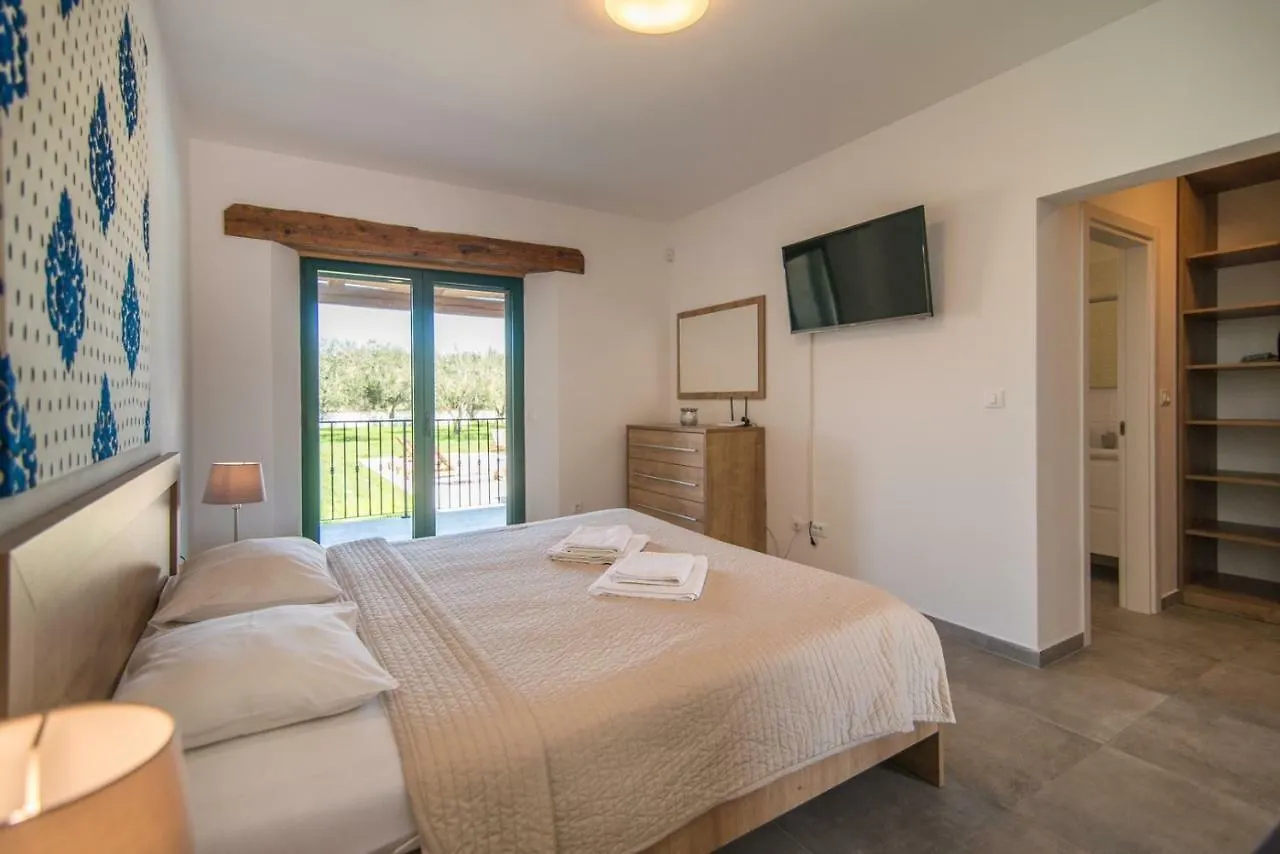Villa Pomer With A Private Swimming Pool Near The Sea