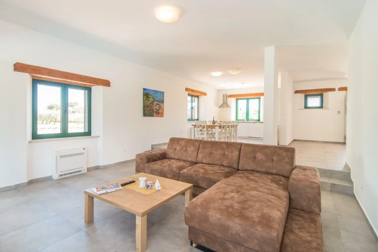 Villa Pomer With A Private Swimming Pool Near The Sea Chorvatsko
